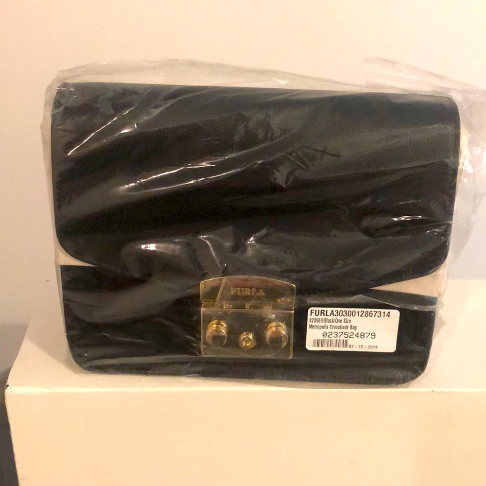 New Furla Metropolis Crossbody Black